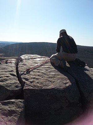 Setting_up_rope_on_Brinton's_Buttress-sm.jpg